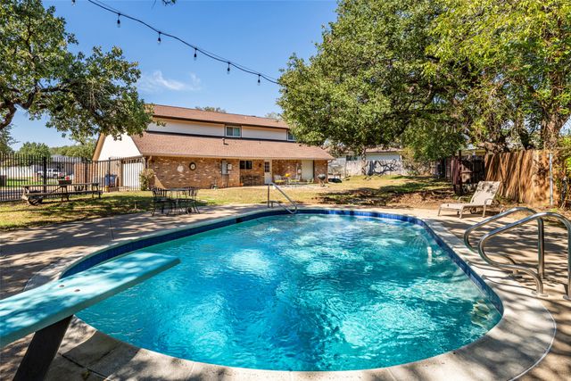 1803 Arrowhead Drive, Pantego, TX 76013