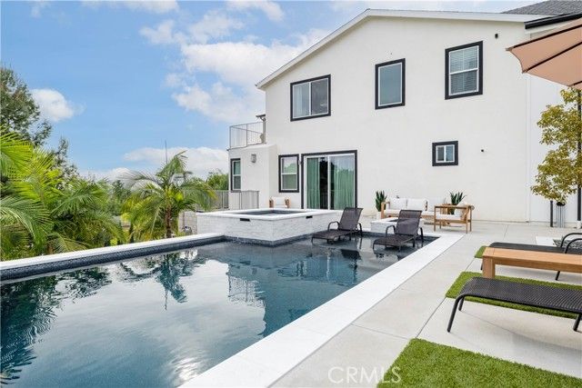 18804 Winnwood, Santa Ana, CA 92705