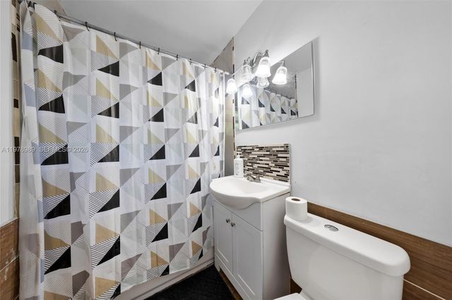 12090 NW 12th Avenue, North Miami, FL 33168
