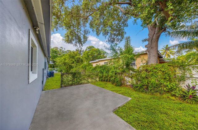 12090 NW 12th Avenue, North Miami, FL 33168
