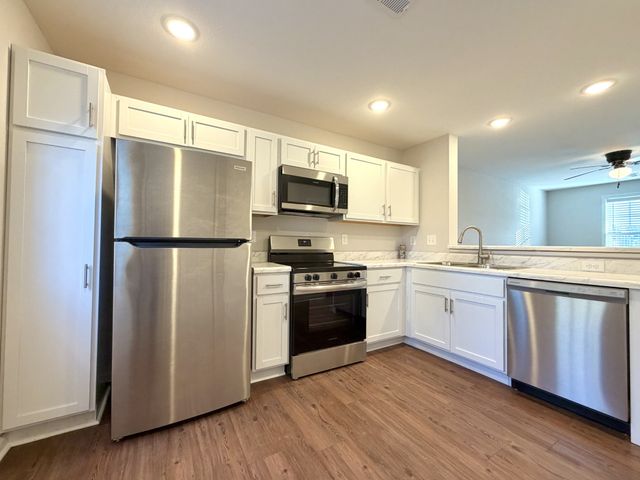 509 Britton Springs Rd Apt B1, Clarksville, TN 37042