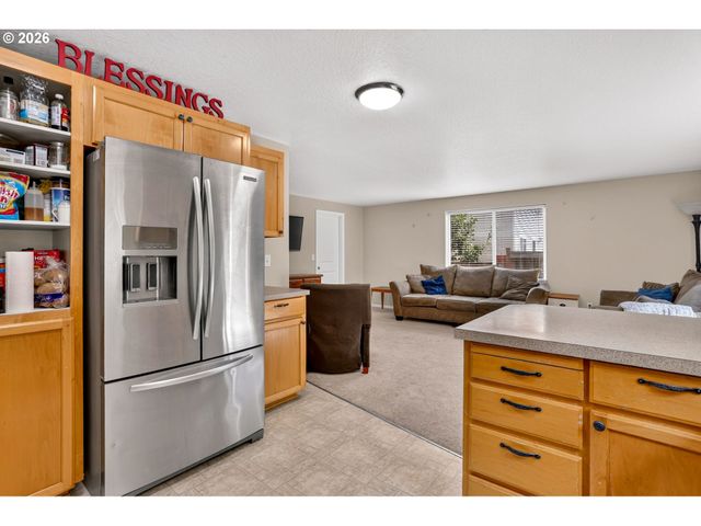 37520 GREEN MOUNTAIN St, Sandy, OR 97055