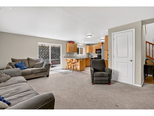 37520 GREEN MOUNTAIN St, Sandy, OR 97055