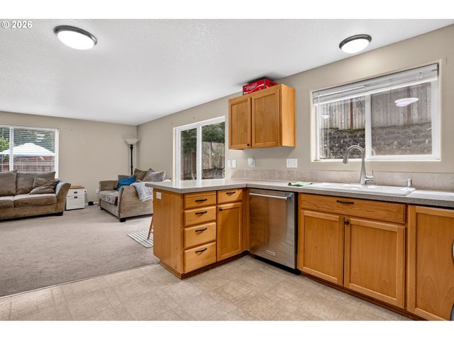 37520 GREEN MOUNTAIN St, Sandy, OR 97055