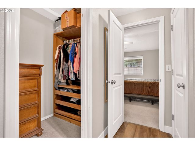 37520 GREEN MOUNTAIN St, Sandy, OR 97055