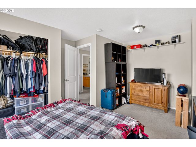 37520 GREEN MOUNTAIN St, Sandy, OR 97055
