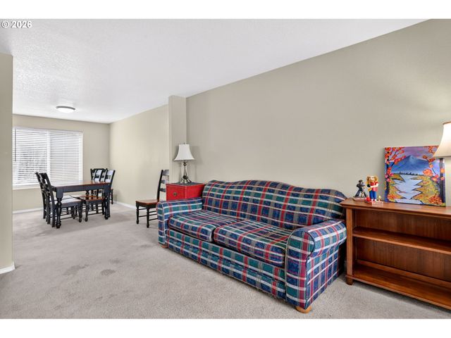 37520 GREEN MOUNTAIN St, Sandy, OR 97055