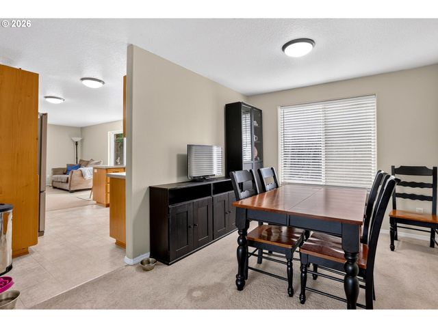 37520 GREEN MOUNTAIN St, Sandy, OR 97055