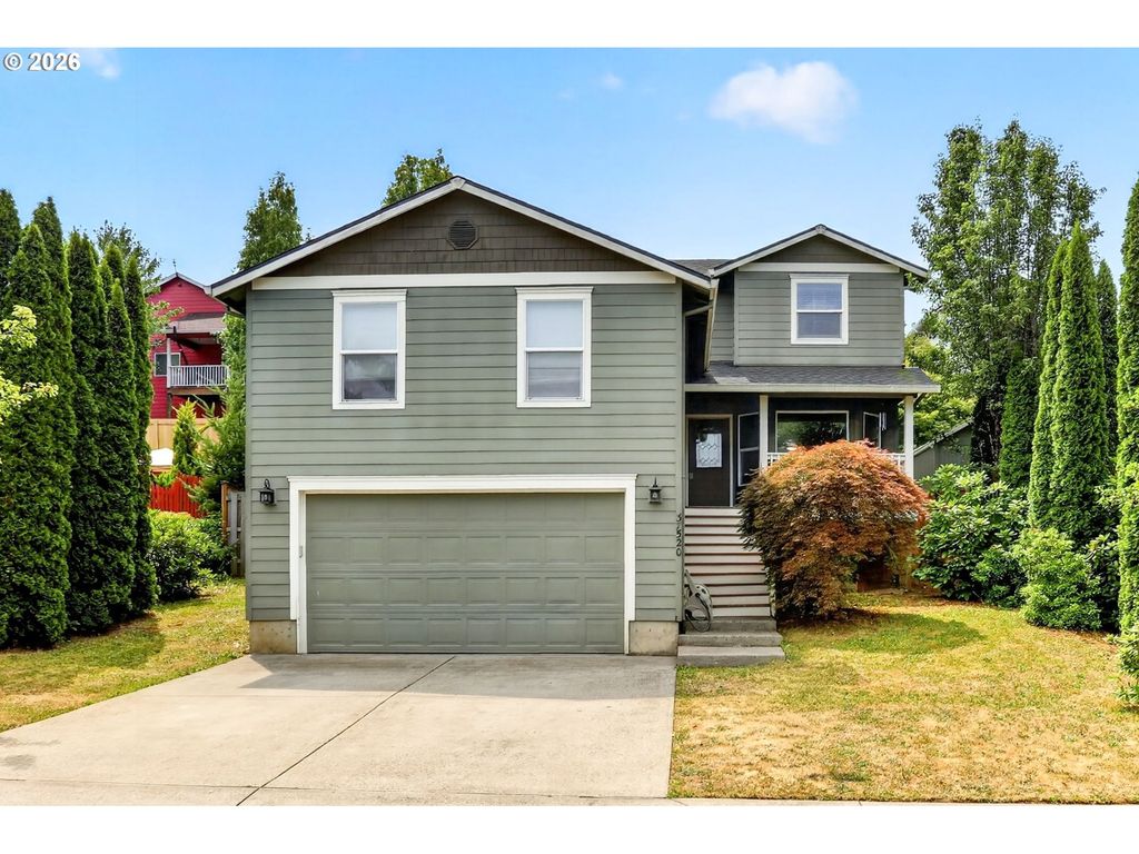 37520 GREEN MOUNTAIN St, Sandy, OR 97055