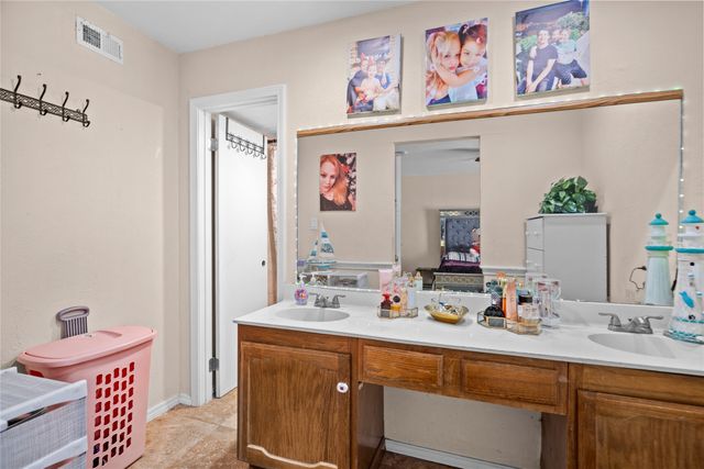 3005 Woodlark Drive, Fort Worth, TX 76123