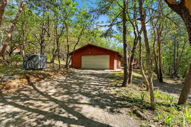 1610 Jumpoff Joe Creek Road, Grants Pass, OR 97526