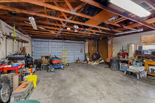 1610 Jumpoff Joe Creek Road, Grants Pass, OR 97526