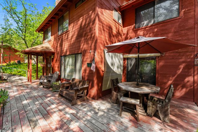 1610 Jumpoff Joe Creek Road, Grants Pass, OR 97526