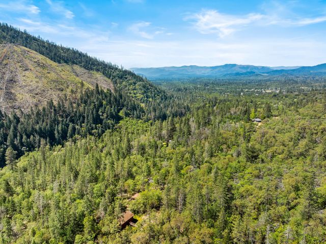 1610 Jumpoff Joe Creek Road, Grants Pass, OR 97526