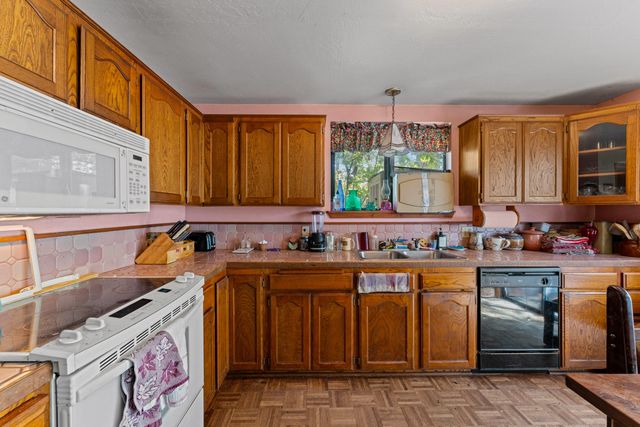 1610 Jumpoff Joe Creek Road, Grants Pass, OR 97526