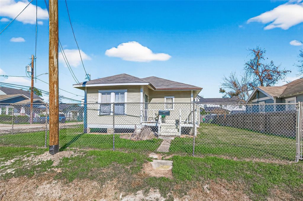 1110 Mathis Street, Houston, TX 77009