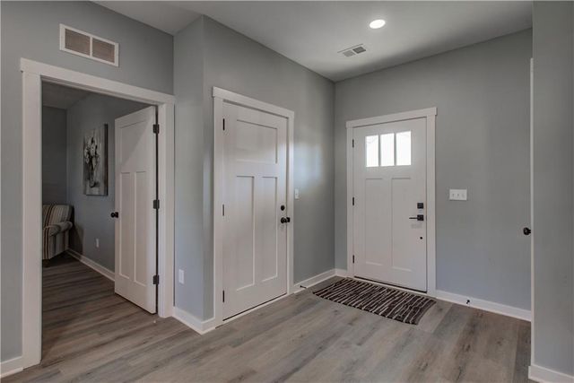 106 E Walker Drive, Harrisonville, MO 64701