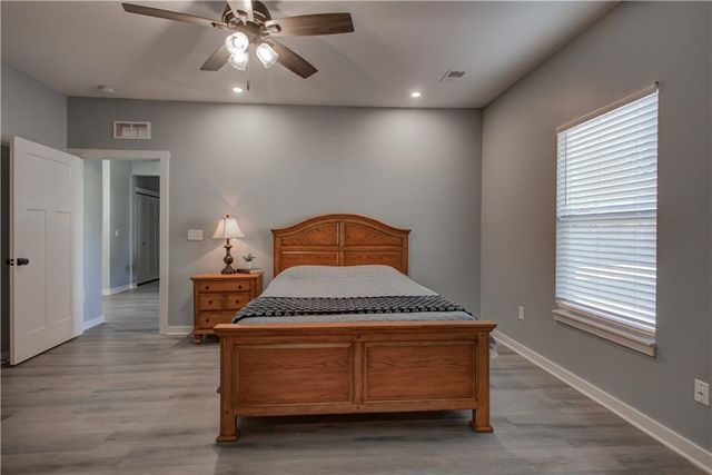 106 E Walker Drive, Harrisonville, MO 64701