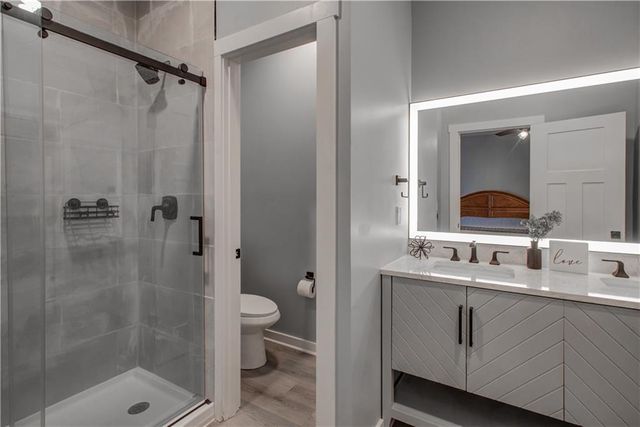 106 E Walker Drive, Harrisonville, MO 64701