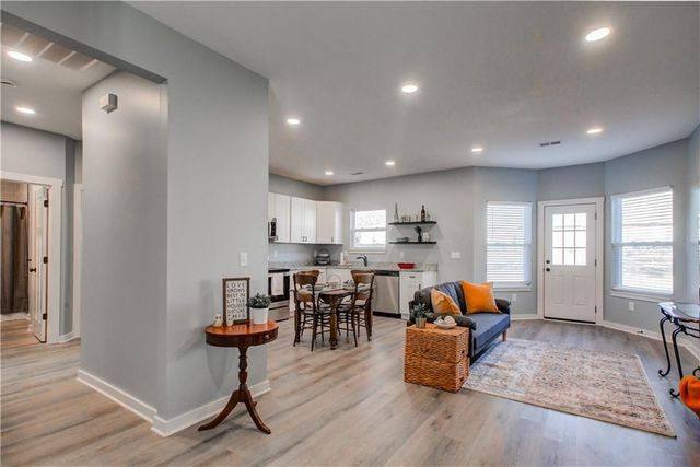 106 E Walker Drive, Harrisonville, MO 64701