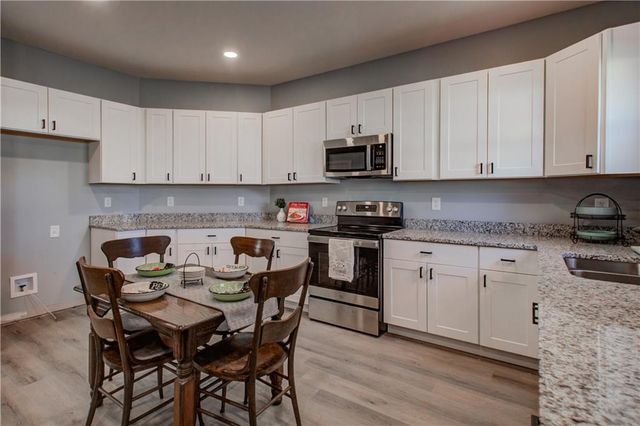 106 E Walker Drive, Harrisonville, MO 64701