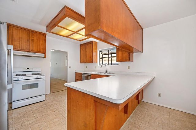 1391 5th St, Lincoln, CA 95648