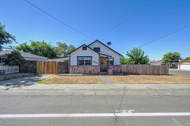 1391 5th St, Lincoln, CA 95648