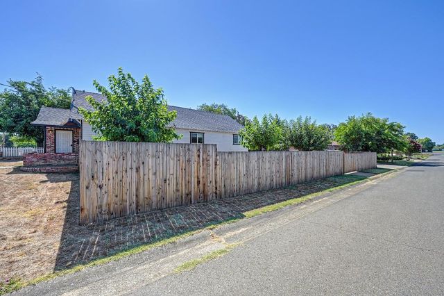 1391 5th St, Lincoln, CA 95648
