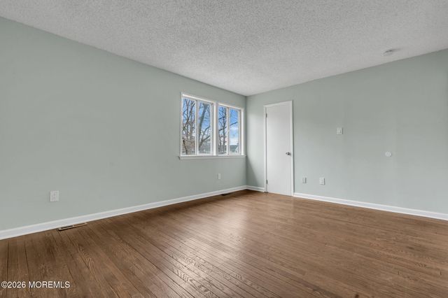 151 Shenandoah Boulevard, Toms River, NJ 08753