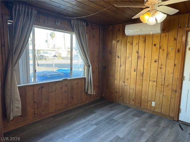 2214 Santa Clara Drive, Las Vegas, NV 89104