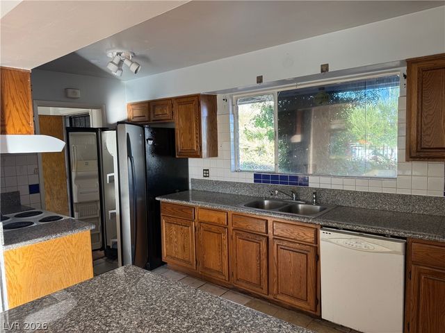 2214 Santa Clara Drive, Las Vegas, NV 89104