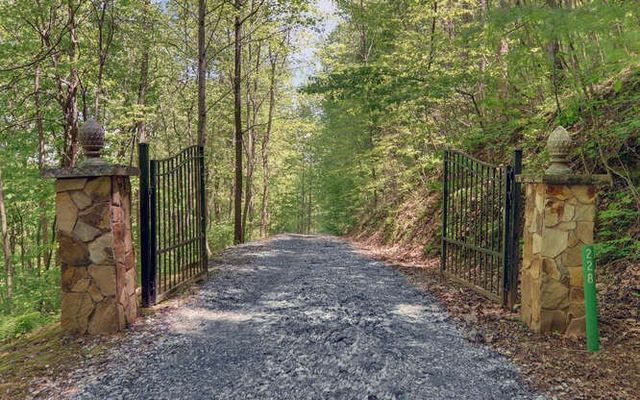 228 Flat Rock Valley Road, Blairsville, GA 30512