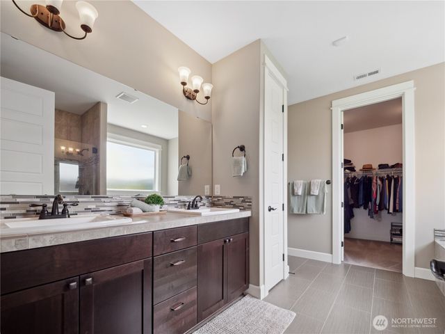 3420 McHugh Place, Enumclaw, WA 98022