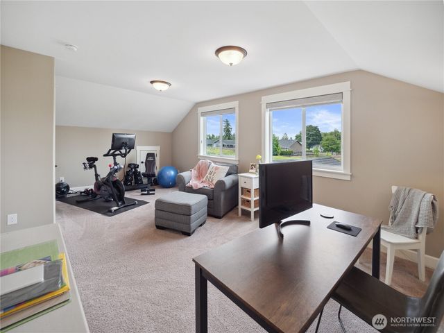 3420 McHugh Place, Enumclaw, WA 98022