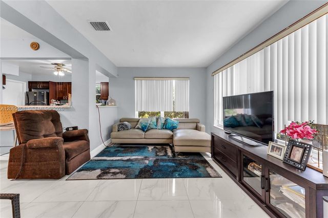 1019 S 29th Avenue 1019, Hollywood, FL 33020