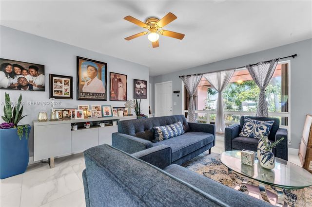 1019 S 29th Avenue 1019, Hollywood, FL 33020