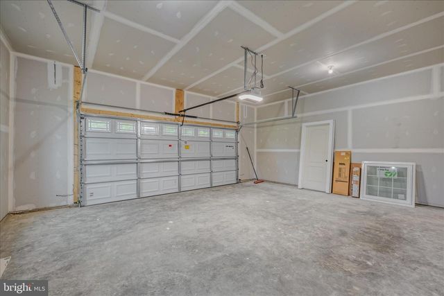 84 HUNTSVILLE CT, Martinsburg, WV 25403
