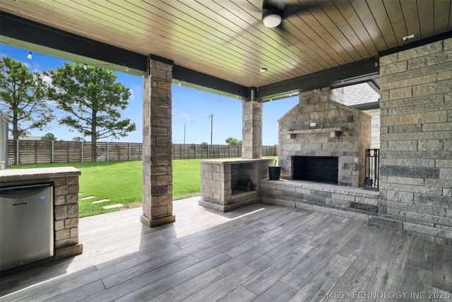 155 Riverbend Avenue, Calera, OK 74730