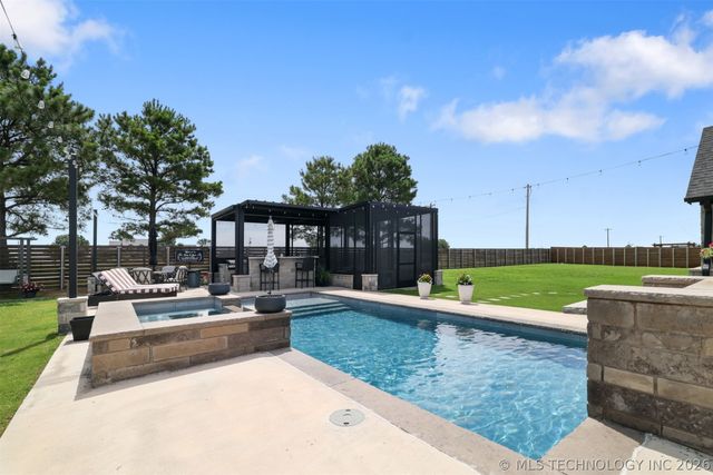 155 Riverbend Avenue, Calera, OK 74730