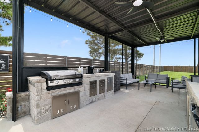 155 Riverbend Avenue, Calera, OK 74730