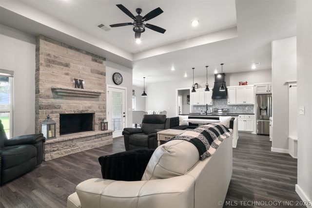 155 Riverbend Avenue, Calera, OK 74730
