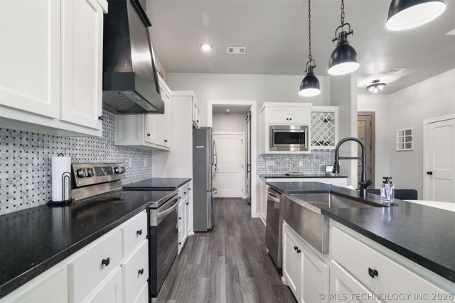 155 Riverbend Avenue, Calera, OK 74730