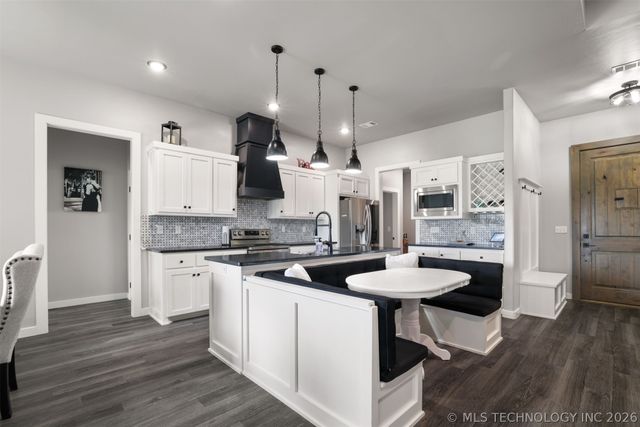 155 Riverbend Avenue, Calera, OK 74730