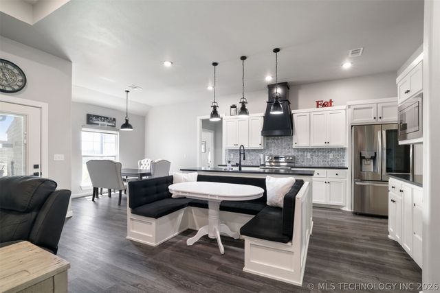 155 Riverbend Avenue, Calera, OK 74730
