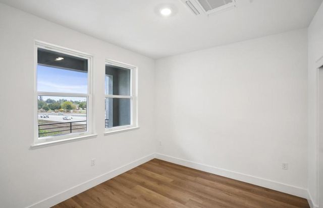 671 Lindendale Court 168-18 Plan 5, San Jose, CA 95117