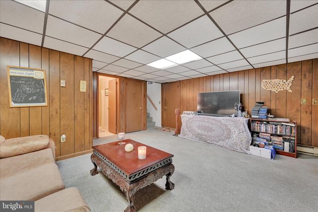 631 W FRANKLIN ST, Womelsdorf, PA 19567