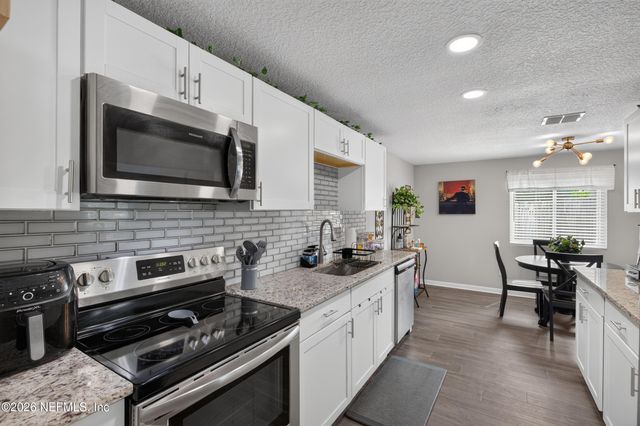 12240 CHIPPENHAM Court, Jacksonville, FL 32225
