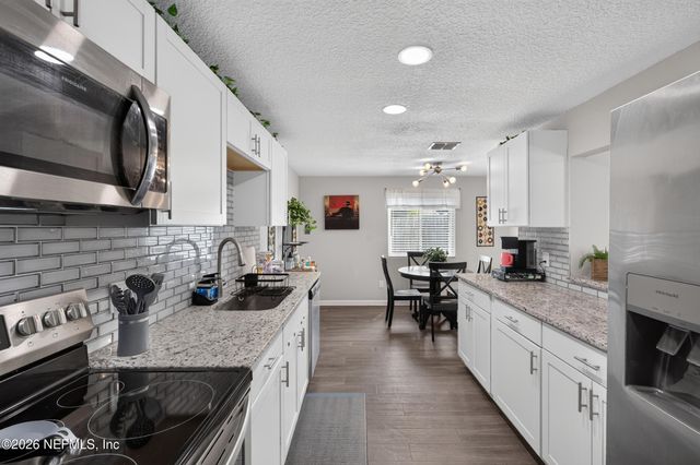 12240 CHIPPENHAM Court, Jacksonville, FL 32225