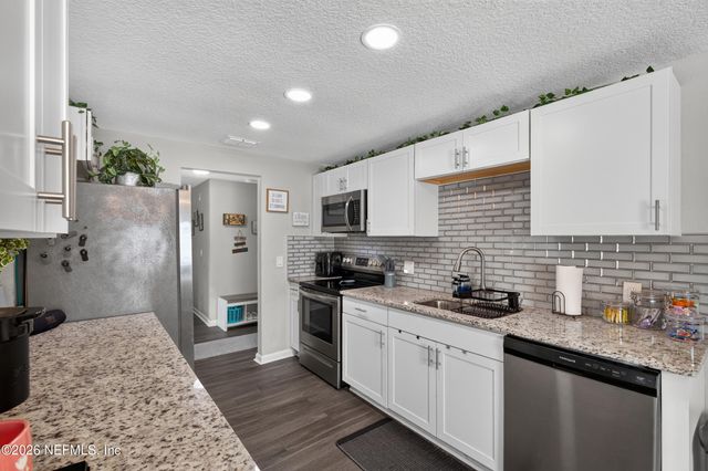 12240 CHIPPENHAM Court, Jacksonville, FL 32225