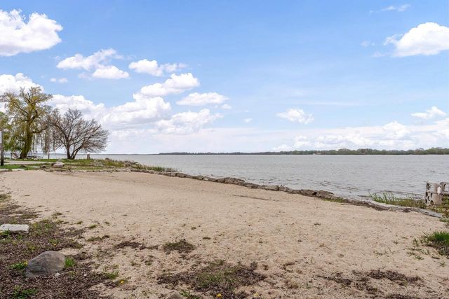 1729 E Road 5, Edgerton, WI 53534